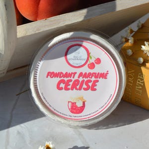 Wiśniowy fondant do kominka perfumeryjnego, ręcznie robiony