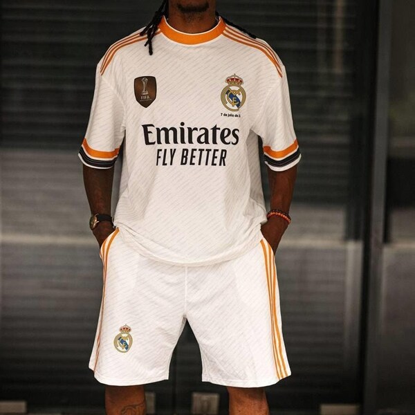 Ensemble short et t-shirt oversize imprimés Real Madrid en tissu jersey 100 % coton pour la nouvelle saison