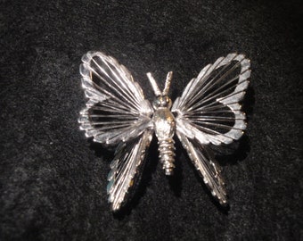 Beautiful Vintage MONET Silver Plated Butterfly Brooch/Pin, Wire Wings, Marked.