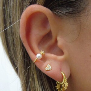 Ear cuff con perla y circonita, Pendientes conch ear cuff de perla, Pendientes de circonita, Pendientes delicados, Ear cuff minimalista