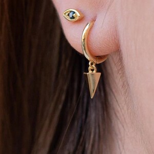 Kegelvormige hoepeloorbellen, bedeloorbellen, kegelvormige oorbellen, minimalistische sieraden