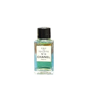Chanel No19 Eau De Toilette 4ml Miniature Size Vintage 1990&#39;s
