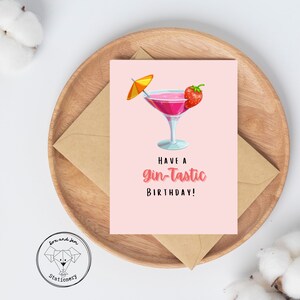 Carte d'anniversaire GIN-tastique | Carte de joyeux anniversaire | Carte d'anniversaire illustrée | Carte de voeux de gin | Gin | Happy Hour de Zazzle.be Liste d'envies Vous avez des idées ? Carte drôle | Carte comique