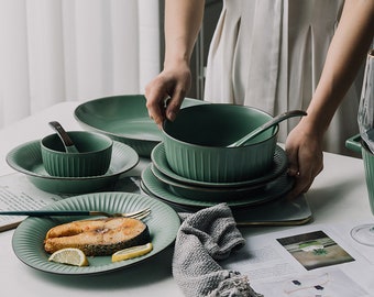 Earthy Green Servies Set: Warm en Rustiek Servies voor Modern Living