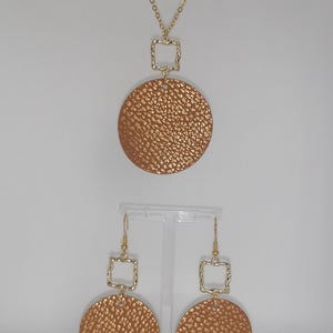 Leren ketting en oorbellen set