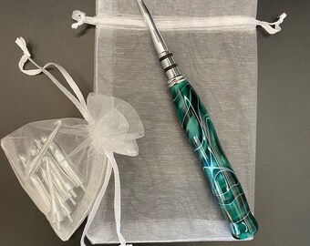 Ergonomic Crochet Hook Set in Emerald Green and White resin with Interchangeable Crochet Hooks