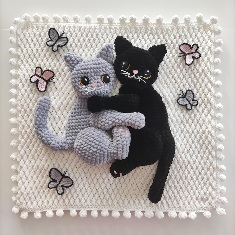 crochet 3d pillow case with grey and black cat
