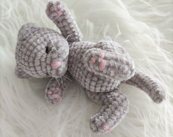 Sleeping Mini Plush Cat – Handmade Crochet Kitty, Soft Amigurumi Kitten Toy, Cute Pet Gift, Relaxing Decoration