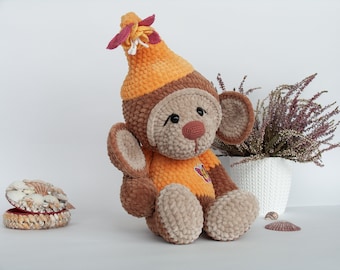 Handmade Crochet Monkey Plush Toy: Knitted Animal Gift
