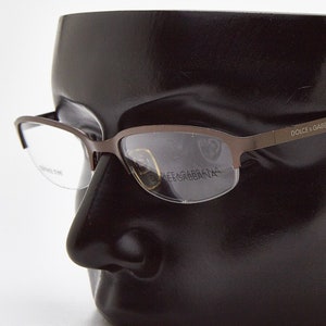 Modieuze Y2K brillen Vintage dames jaren 2000 / DOLCE GABBANA DG 135 734 49-18 140 / ovale zwarte metalen frame zonnebrillen jaren 00 iconische hipsters