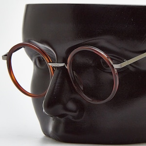 Modieuze brillen Vintage jaren 1990 / TRUSSARDI ACTION Atr9 5 Zilver/Tartaruga 48 * 22 145 / Ronde metalen frame zonnebrillen 90s hipsters