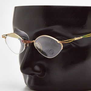 Vintage  Lady&#39;s & Woman Eyewear from 1990s FLAIR EYEQ 811  130 Modelibrillen / Light Gold Red Oval Woman Retro Y2K Frame Retro ’90s Glasses