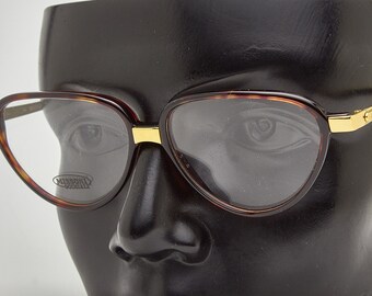 Vintage Missoni Gold Tortoise Trim Square Cat Shaped  Italian Designer Eyewear Vintage 80s MISSONI Cat-eye Glasses, Gold Metal Frame  main image 4