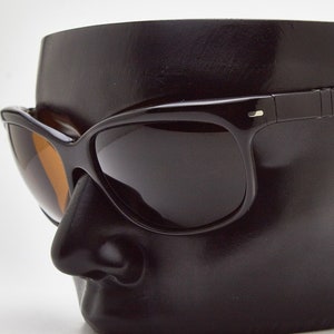 Occhiali da sole PERSOL RATTI anni &#39;80, occhiali da sole neri, Persol Ratti, occhiali da aviatore, occhiali da vista da uomo, montature futuristiche, stile occhiali da ciclismo