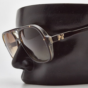 NINA RICCI PARIS 95-052 Aviator Sunglasses Vintage 1980s Oversized Eyeglasses Fashion-Forward Women Classic Pilot Style Fashionable Shades