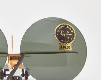 Vintage Ray Ban Aviator Sunglasses, Bausch & Lomb 52mm, 1980s USA