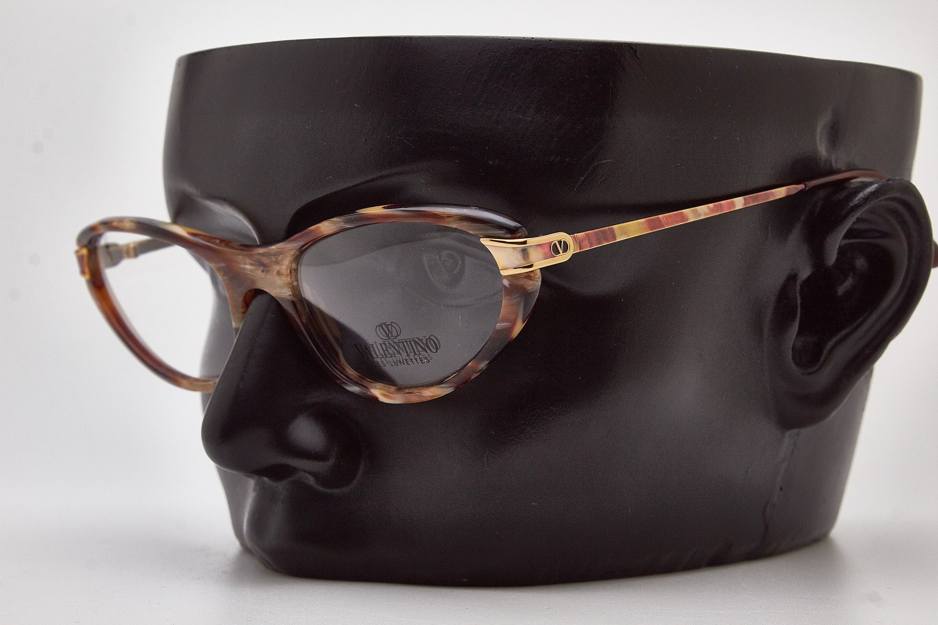 Vintage 1970s Valentino Two-Tone Cat-Eye Sunglasses in Black and Gold RARE Vintage Valentino Cat-eye Sunglasses, Gold Metal Frame 1980s  main image 2
