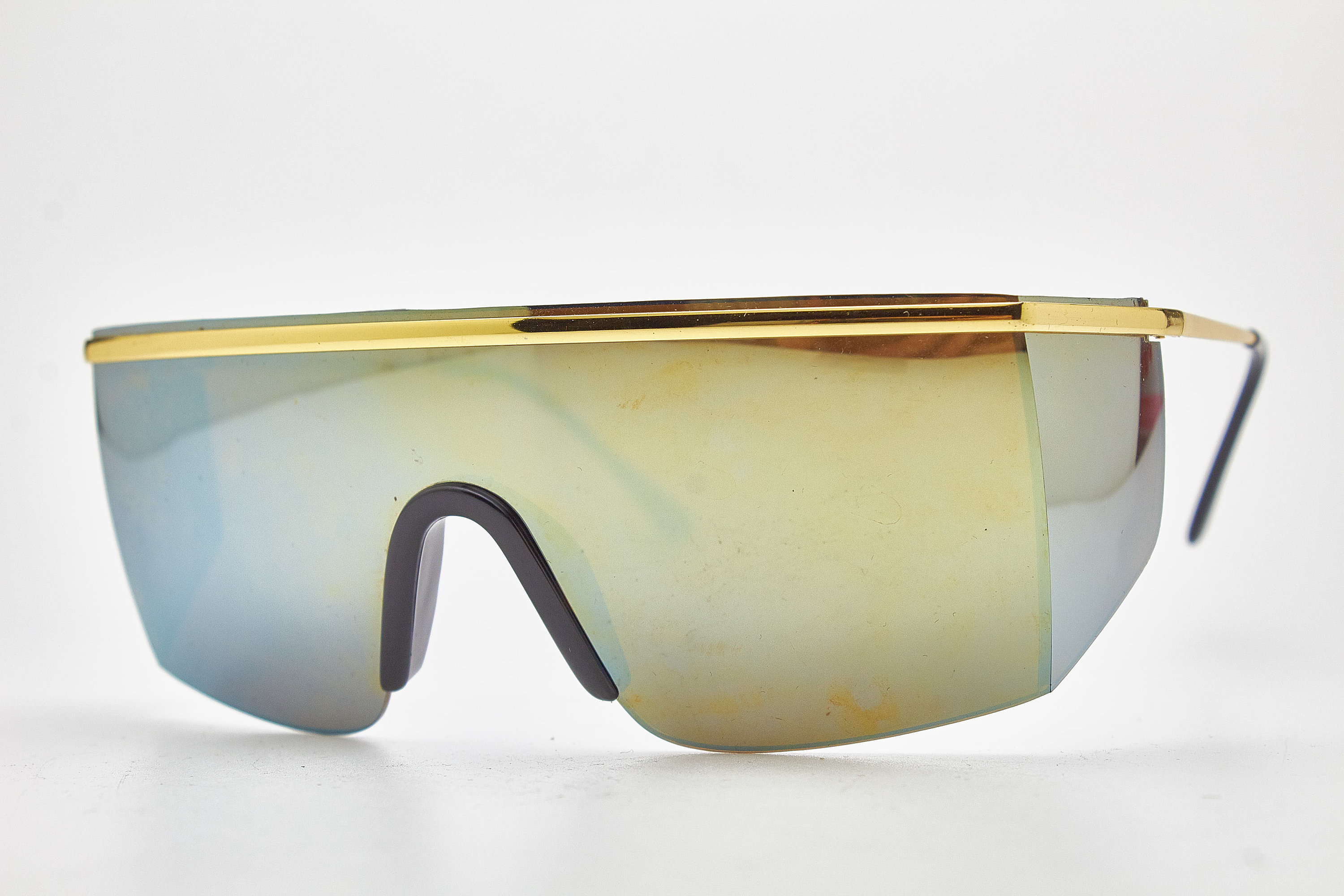 未使用【ジャンニヴェルサーチ本物】サングラス/ビンテージ/ホワイト×シルバー il_fullxfull.4673869460_m619.jpg