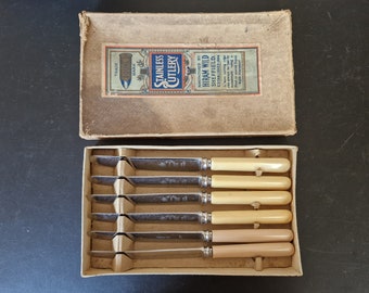Vintage Boxed set of Faux Bone Handled Knives x 6 (4+2) - 8 Inches