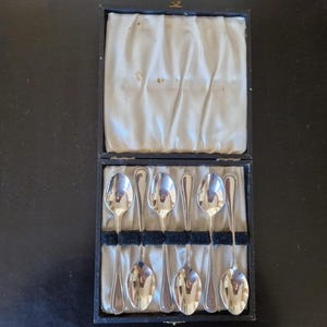 Vintage Boxed Set Perlenmuster Teelöffel x 6