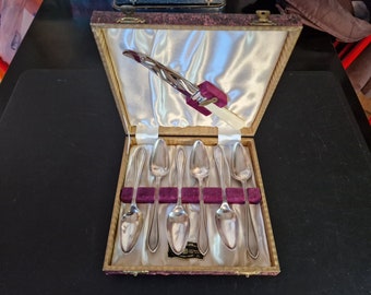 Vintage Boxed set of Grapefruit Spoons x 6 and Grapefruit Knife