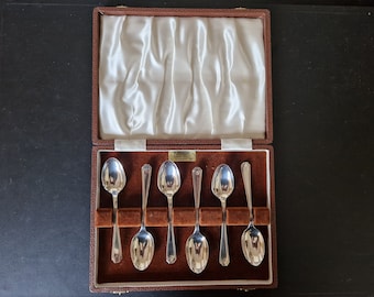 Vintage Boxed set of EPNS Tea Spoons x 6