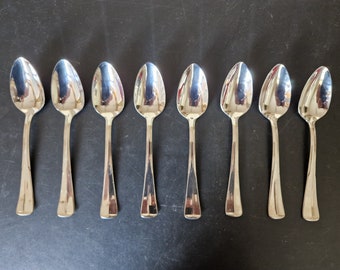 Vintage set of Spoons x 8 - 7.5 Inches