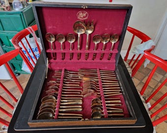 Viners Kings Royale Silver Plated Cutlery Set: Rosewood Canteen