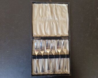 Vintage Boxed set of Cake/ Dessert Forks x 6