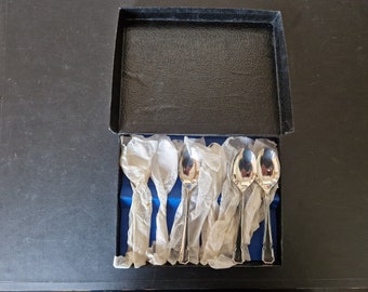 Juego vintage en caja de cucharas de té x 6