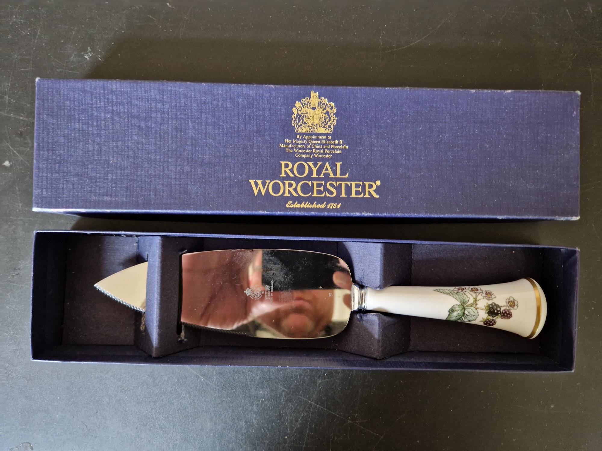 Vintage Boxed Ceramic Handled Blackberries Lavinia Cake/ Pie