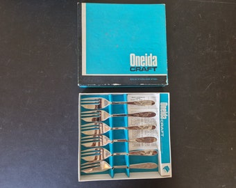 Vintage Boxed set of Oneida Winter Song Pattern Cake/ Pastry Forks x 6