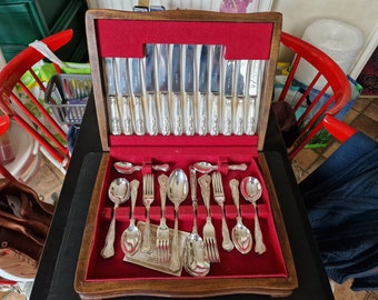 Beautiful Vintage Wooden Canteen of Kings Pattern Cutlery - 42 Pieces