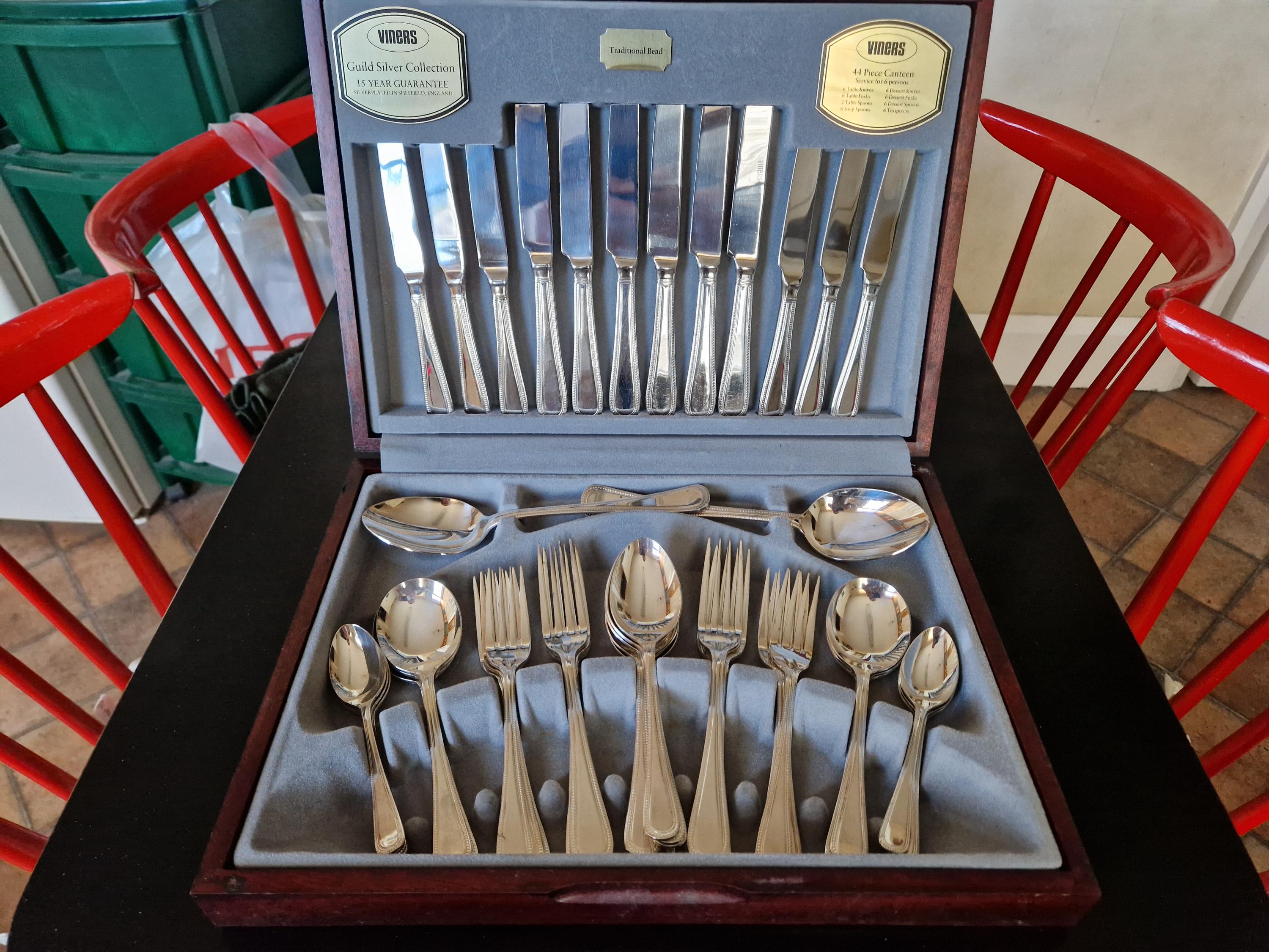 英国骨董　洗礼記念　純銀製カトラリー　スプーン、フォーク（オリジナルケース付） 英国骨董 洗礼記念 純銀製カトラリー スプーン、フォーク（オリジナル