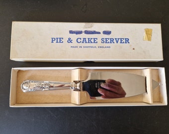 Vintage Boxed King Pattern Cake Slice