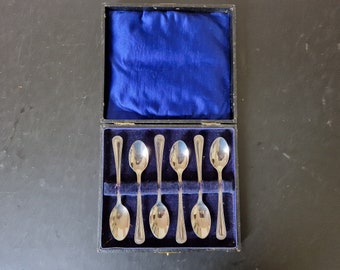 Vintage Boxed set of Tea Spoons x 6