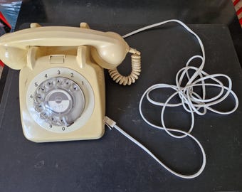 Beocom 2500 Telephone | Bang & Olufsen | Design by Martin