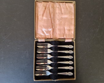 Vintage Boxed set of Cake/ Dessert Forks x 6