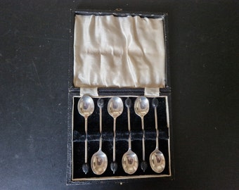 Vintage Boxed set of Coffee Bean Spoons x 6