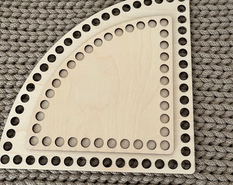 Wooden base for basket crochet corners