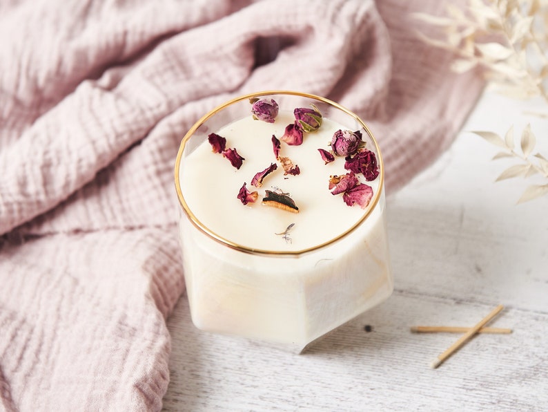 Damson Plum, Rose and Patchouli Hand Poured Soy Wax Candle, Large Glass Candle, Vegan Botanical Candle image 2