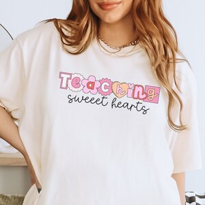 Comfort Colors Valentine Cute Teacher t-shirt Retro Heart Crewneck Teaching Sweethearts Valentines Day Love Valentine tee Gift