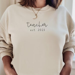 Custom Teacher Est Year Sweatshirt, Teacher Mrs Sweatshirt, Cute Teacher Sweatshirt, Teacher Appreciation Sweatshirt, Gift for Teacher