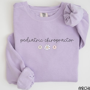 Chiropraktiker Comfort Colors® Sweatshirt Wirbelsäule Chiropraktik Lustige Humor Geschenk It&#39;s Good Day Angepasst DC Doktor der Chiropraktik Student Grad