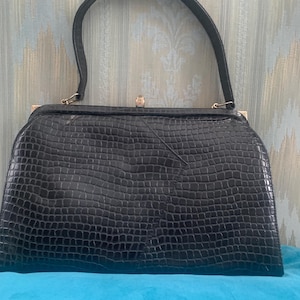 Vintage-Handtasche im Reptilien-Stil aus schwarzem Vinyl, geprägte Lackhandtasche, hergestellt in Kanada, 50er/70er Jahre