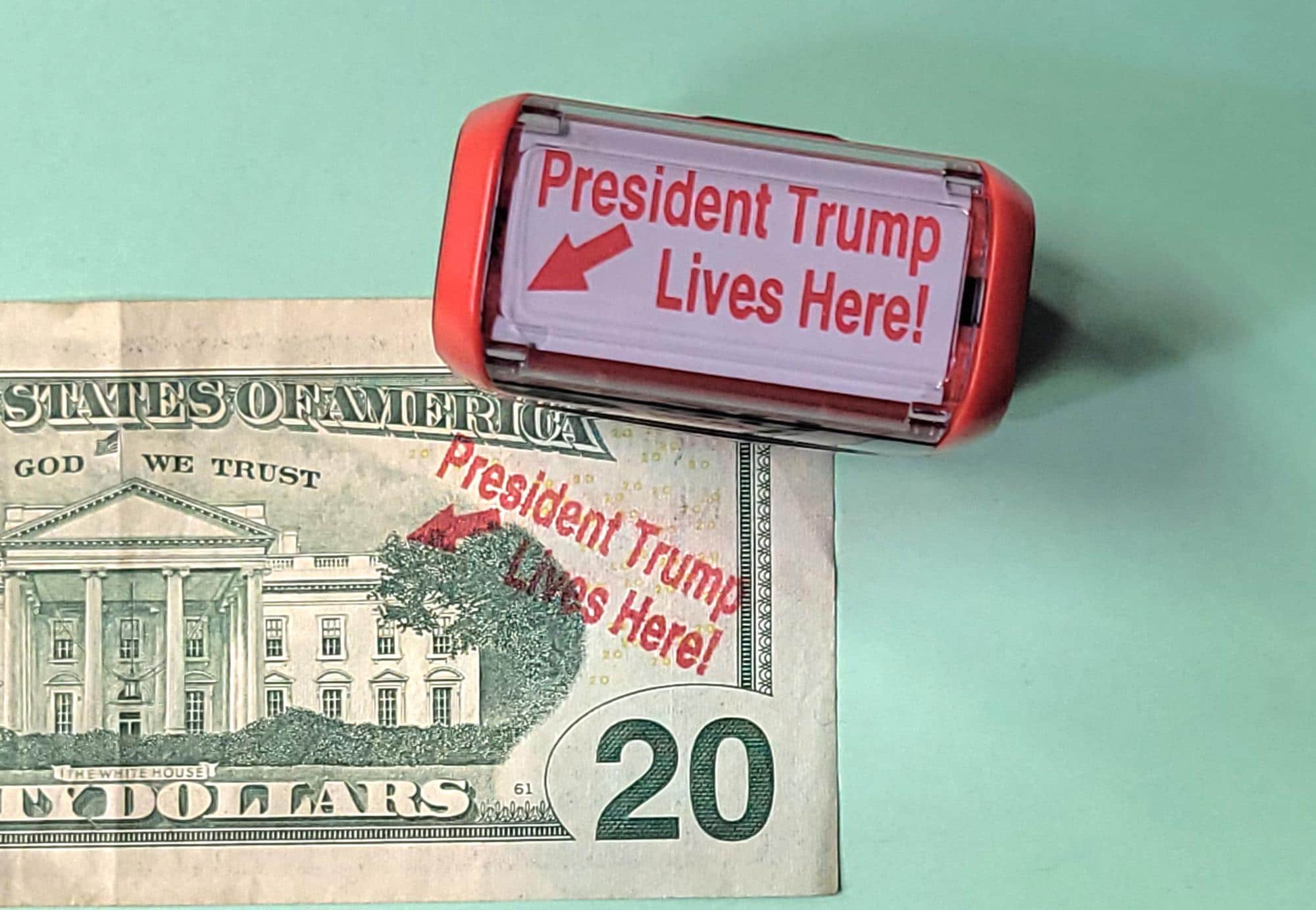 Präsident Trump Lebt Hier Stempel: Trodat 4911 Roter