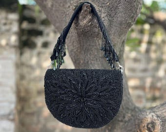 ブラックビーズのイブニングバッグ - 花柄の手刺繍クラッチバッグ、ヴィンテージスタイルのパーティーハンドバッグ