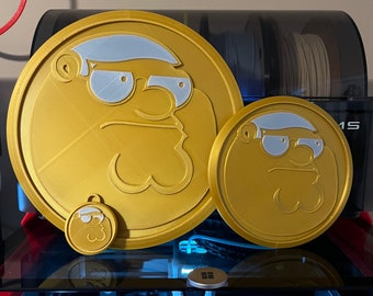 Medaillon *Peter Griffin* inspirierter Game Hero-Artikel, Sammlerstück, Schlüsselanhänger, mehrfarbig, 3D-Druck, Videospiel-Zubehör, Gold und Silber