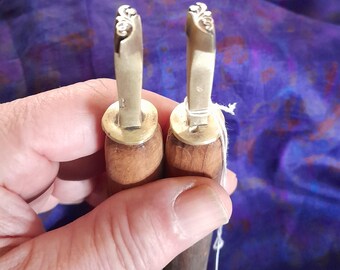 Reliure, paire d'outils à main en laiton décoratif antique