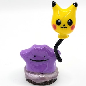 Dekorationsfigur , Polymer Clay Figur, Ditto und sein Luftballon Pikachu